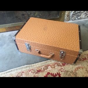 Unique Vintage Looking Suitcase